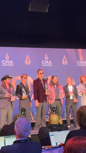 Red Clay Strays win Vocal Group of the Year, and here’s how they’ve continued to succeed as a group despite the challenges they’ve faced🎸🎼🥁 | Country Now