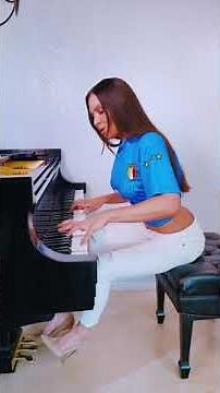 Lola Astanova - Italian anthem