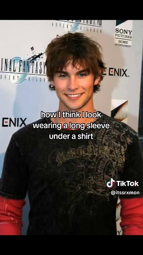 2000s Grunge Outfit Inspiration with Long Sleeves