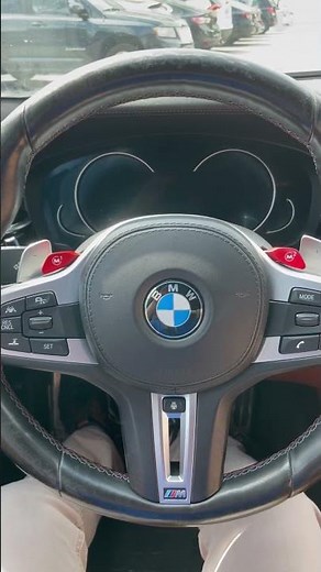 Startup sequence of the 2018 BMW M5. Hear the engine start up, interior, and dash panel light up.