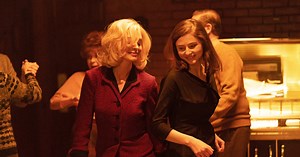 Anne Hathaway and Thomasin McKenzie explain the jaw-dropping ending of ‘Eileen’