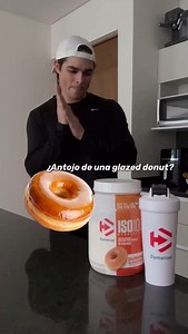 ¿Antojo de una glazed donut pero estás a dieta? No tienes que resistirte.   ISO100 x Dunkin’ sabor Glazed Donut llegó para cumplir tus antojos sin romper tu plan. ✔️ 25g de proteína ✔️ Cero azúcar ✔️ Edición limitada Solo en MBN.cl y por tiempo muy limitado.  Enviamos a todo Chile o retira en Antofagasta. ⏳ ¡Quedan pocas unidades! | Muscle Beast Nutrition | Facebook