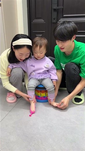 Funny Family Skills: Shoes Made of Balloons! #Satisfying #Fun #FamilyEntertainment