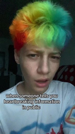 How to React When Someone Tells You Heartbreaking News in Public