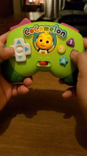 ASMR! AMAZING! PLAY THE COCOMELON GAME CONTROLLER! #amazing #asmr #toys #shorts #viral #cocomelon