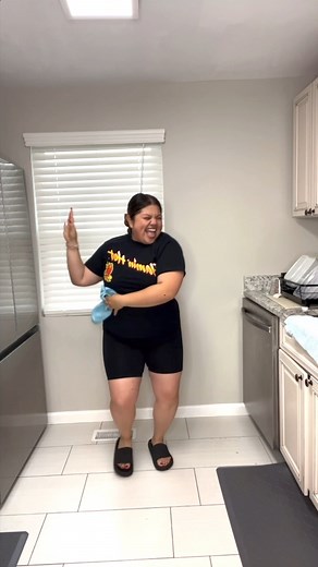 760K views · 10K reactions | You can’t NOT breakdance to that first song! Lol  i look like a roly poly  #iykyk | Jenny Solares | Facebook