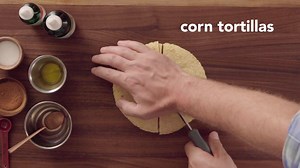 Sweeten up your next snack with this Cinnamon Sweet Tortilla Chips and Fruit Salsa recipe! Our cinnamon Sweet Drops and tropical punch Water Drops make this a guilt-free sweet treat. Get the full recipe at https://bit.ly/2NDm4Q6 | SweetLeaf