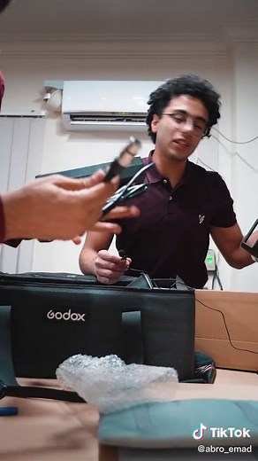 Unboxing the Godox VL200 Light - Brighten Up Your Videos!