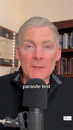If you think a negative stool test means you’re parasite-free… you’re trusting the wrong system. I’ve had patients submit stool samples with a visible worm placed on top — and the lab still reports “negative.” That’s not precision. That’s a broken diagnostic model. Standard stool testing misses what it isn’t designed to detect. Yet patients are told they’re “fine” while dealing with bloating, fatigue, brain fog, skin flare-ups, and chronic inflammation. A lab report is not the truth. Your sympto