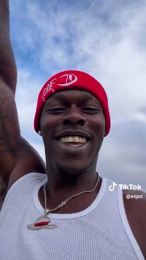 Jazz Chisholm Jr. Hits a Double Eagle in Golf