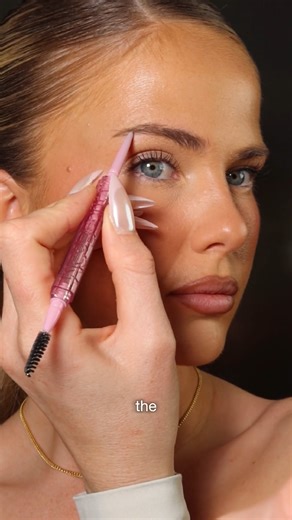 MCoBeauty on Instagram: "Brows that wow 🤩 Learn the secrets to shaping + styling for that lifted, fluffy finish. Products used 👇 ✨ XtendBrows Shape & Sculpt Pencil - Medium/Dark ✨ Brow Laminate Sculpt & Set 🇦🇺 Shop at MCoBeauty.com, Woolworths, Big W & Chemist Warehouse AU.⁠ 🇳🇿 Shop at Woolworths NZ, Chemist Warehouse NZ & The Warehouse NZ.⁠ ⁠🛍️⁠ ⁠ #MCoBeauty⁠ #LuxeforLess"