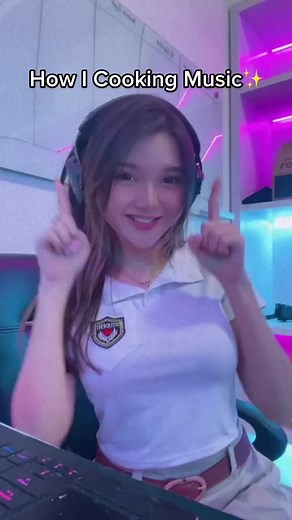 202K views · 5.7K reactions | UwU song ~ | Sarah Viloid | Facebook