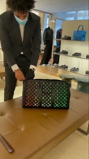 Louis Vuitton's Keepall 50 Bandouliere Light Up | Billionaires Bag | Luxury Lifestyle | #Shorts