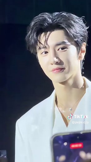 หล่อเกินไป Chen Zheyuan ใน MizuMi ชุด First Love in Aqua Oasis