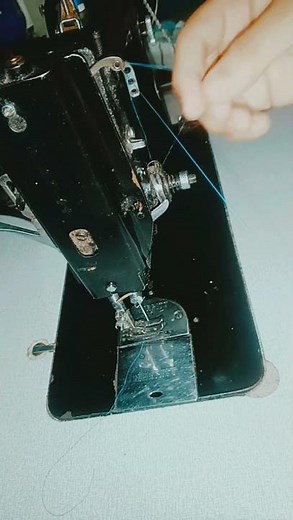 how to thread the needle #sewing #sewingtutorial