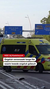 22K views · 321 reactions | Heftig!  Twee bestuurders raakten donderdagochtend gewond bij een ongeval op de Midden-Brabantweg (N261) in Kaatsheuvel. De bestuurder van een busje zag vermoedelijk niet dat een auto stilstond op de rechterrijstrook. Later gebeurde bij Loon op Zand, in de file, weer een ongeluk. #Kaatsheuvel #Loonopzand #Verkeer #Efteling | Brabants Dagblad | Facebook