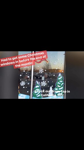 Newest Christmas windows at Brass Tap in California, MD! Santa needs to relax too #marylandsmallbusiness #HolidayDecor #murals #christmasdecor #Christmas #santa | Painted by Nat | Facebook