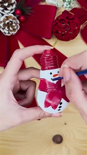 At the company's year-end party,joke scratch cards were handed out to everyone, each showing a fake win of one hundred million. #606471 #story