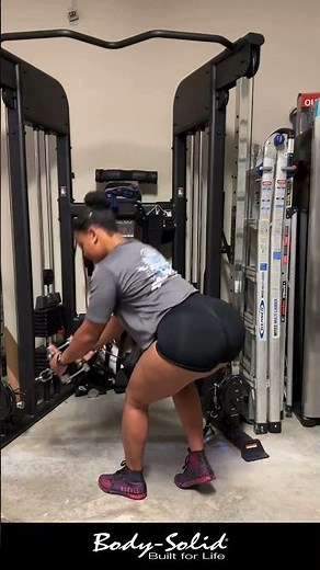 A great glute routine from fit_body_byeli using a Body-Solid GFT100 Functional Trainer! 🍑