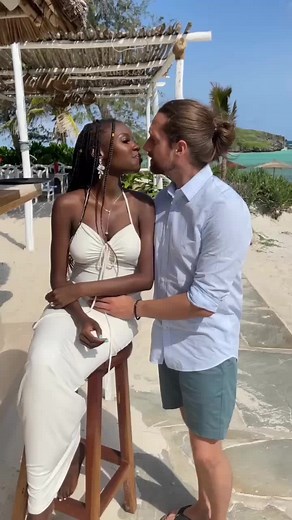 So sweet. 🤴🏻👸🏾 #interraciallove #couple #mixedcouple #interracialcouple #bwwm #relationship #lovestory #swirlcouple