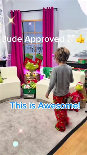 OMGOSH!!!! 🎄I’m doing a holiday segment on The McCord List Today…so you KNOW I had to team up on a collab to raid one of my legit favorite stores (@Hobby Lobby)!! I needed some good ol’ @Dr. Seuss #Grinchmas gear!!!! 🎄🎁👏🏼Is it gonna be cute?????? 😬😬 Did I stay under my budget?!? 😳Who wants to see how this turns out????? 🙋‍♂️🙌🏼🙋‍♀️ #TheMcCordList #Grinchmas @theloftent