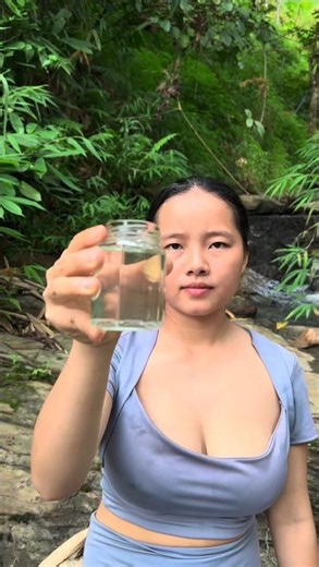 How to Get Clean Water in the Wild - Survival Guide 😲#camping #bushcraft #survival #water