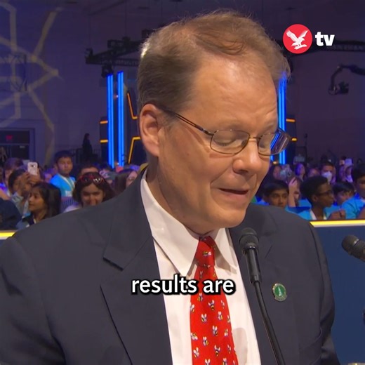 Moment 12-year-old wins $50,000 at National Spelling Bee Championships after spelling 29 words in 90 seconds | The Independent