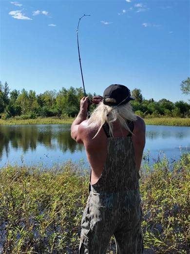 Out on the water with Stalekracker doing it the right way — catching and cooking a crappie, bass, and sac-a-lait. Simple fishing, fresh fillets, and straight Louisiana flavor from the water to the plate. #Stalekracker #CatchAndCook #LouisianaFishing #PerchFishing #BassFishing #SacALait