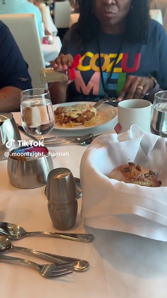Black People on a Cruise: Show Some Decorum
