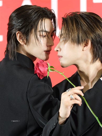 When a “private event” turns into public humiliation.Memindy marked Echolac’s 60th anniversary as a private event on BossNoeul’s schedule no fan calls, no hashtags, no preparation for the public. Just another quiet appearance. But when they arrived, it was anything but private.Other artists came with their fandoms banners, support, trending hashtags, content teams. The room was loud with energy except for BossNoeul.Why? Because their own company gave the wrong information.No fans were mobilized.