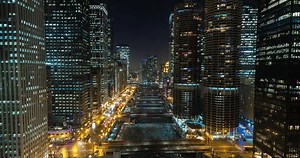 Chicago Riverwalk gratte-ciel en hiver : vidéo de stock (100 % libre de droit) 3963031133 | Shutterstock
