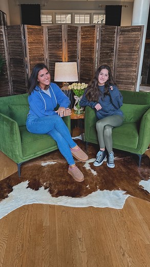 🏝Rebecca Jackson🏝 | The Drama… 🎭…. * Can we talk about this amazing furniture?! #ad I am obsessed with these green chairs from @chitaliving ✨ * They are so... | Instagram