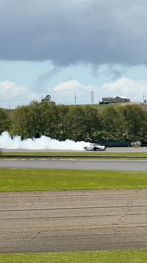 Mad Mike Whiddett on Instagram: "5rotor is like an v10 F1 with @redbull in the tank ✊🏽😜🤘🏽 Blazing 20x14” with 335 @toyotires R888R rubber too👌🏽 #NewZealand #Aotearoa #787D #RotangKlan"