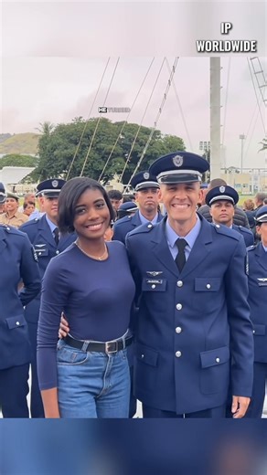 This man proposes to his partner in front of his whole team | Instantparoles Worldwide