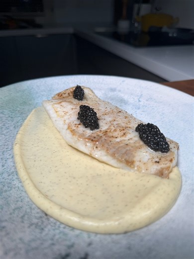 TURBOT CAVIAR CRÈME DE PANAIS À LA VANILLE 🐟🔪#poisson #fish #cuisson #caviar #cuisine #recette #recipe #recipes #chef #seafood #recettefacile #recetterapide #fete | Qistoh