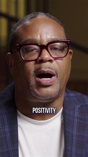 Mayor Ed Gainey speaks on positivity at TheShyneAwards.💫