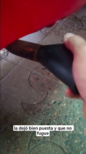cómo Identificar fugas de gases en el tubo de escape con máquina de humo.