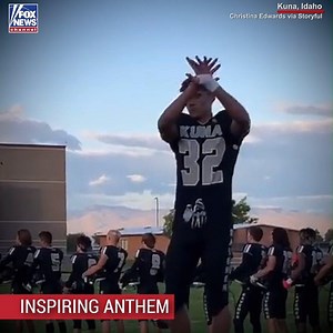 A high school senior performed the national anthem in American Sign Language ahead of his homecoming game in Kuna, Idaho. #ProudAmerican | Fox News