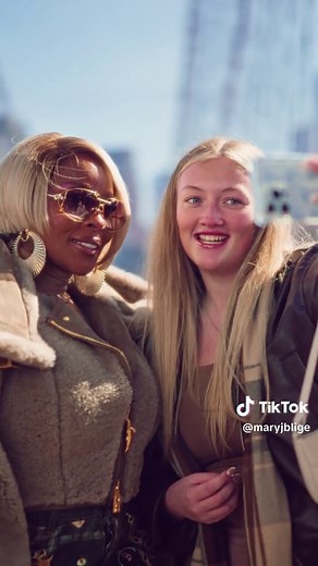 Mary J. Blige Performs