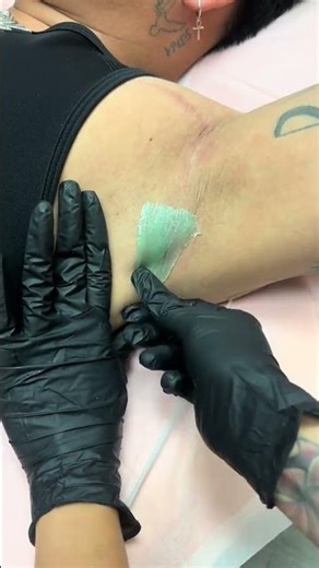 Underarm Waxing with Sexy Smooth Emerald Wax | @southpeachwax Mint Hard Wax Tutorial Demo