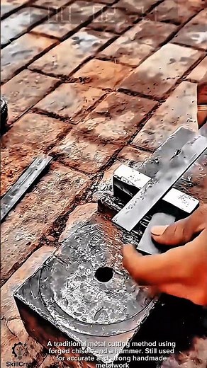Traditional Forging Tool for Metal Cutting – Manual Precision Work