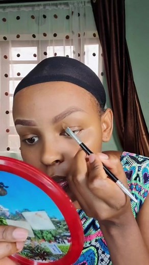 How do you line your eyebrow? | Beauty by T