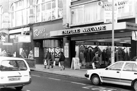 21 of the best photos take you back to Leeds in 1990