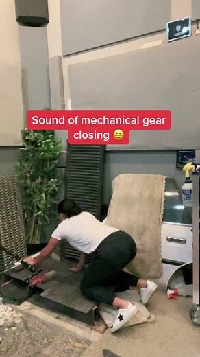 Mechanical gear closing #reelfoleysound #foley #foleyartist #asmr #fyp #postproduction #lovemyjob #bts #audio #sound #mechanical #gear #metal #awesome