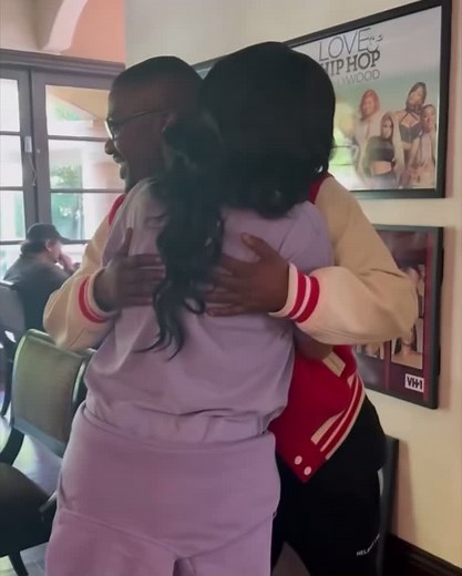 I always admire how close Brandy and Ray J brother/sister relationship throughout the years because lord knows I can’t stand my sisters. ❤️😂 @brandy @Ray J #brandy #rayj #fyp #fypシ #foryoupage #brandyandrayj #moesha #siblingrelationship #family #theparkers #blacksitcoms