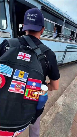 Taking the local bus in Sri Lanka 🇱🇰 #colombosrilanka #srilanka #srilankatravel