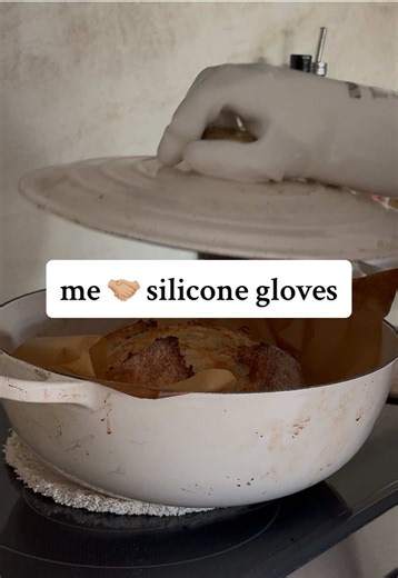 Baking Hacks: Avoiding Burns with Your Dutch Oven