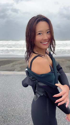 脱ぐ前に不意打ちされた😂 #白波瀬海来 #いちにちかいら #ボディボード
