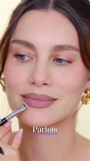 Astuce Lèvres Parfaites : Nettoyez et Fixez Votre Rouge à Lèvres #shorts