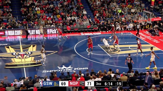 Stephen Curry hits the 3-pointer